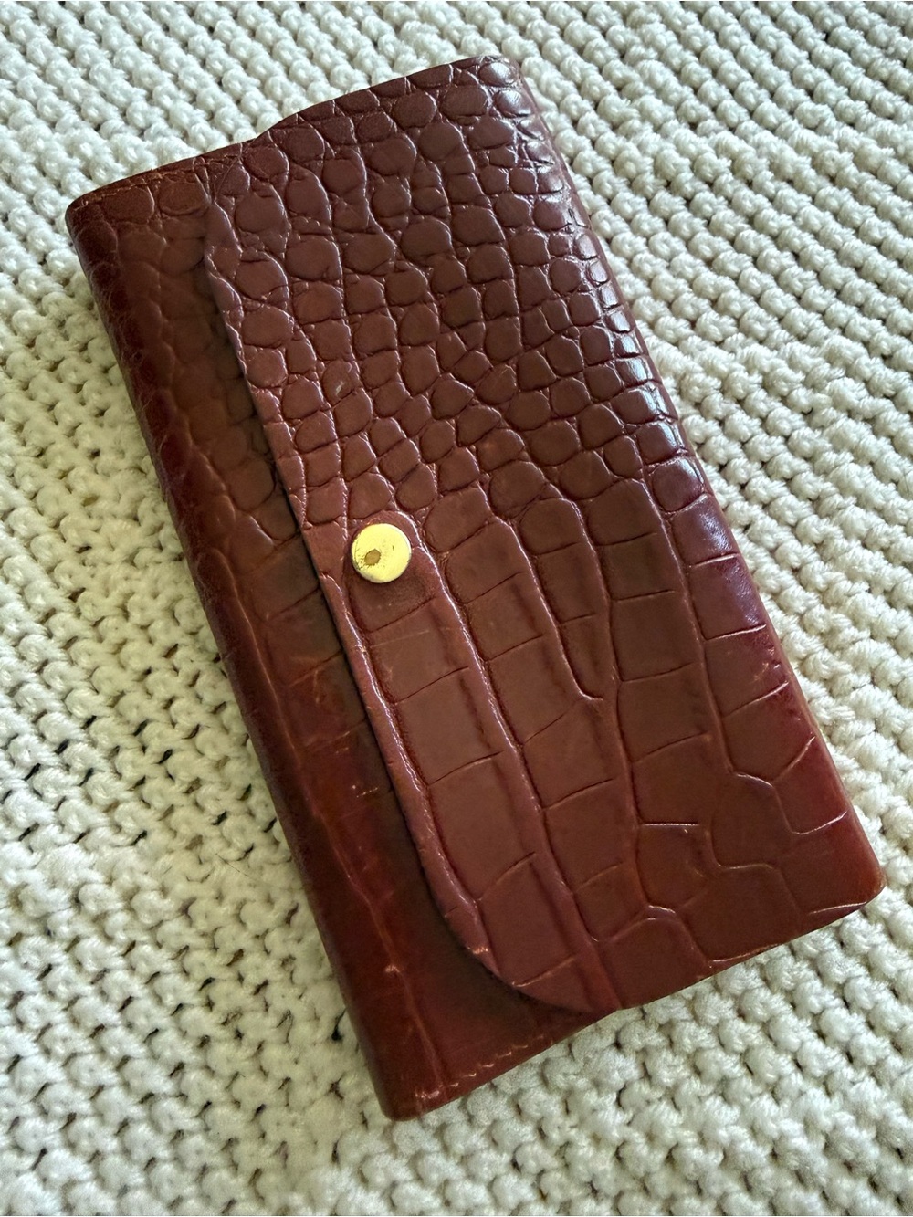 Classic Brown Croc-Embossed Leather Wallet